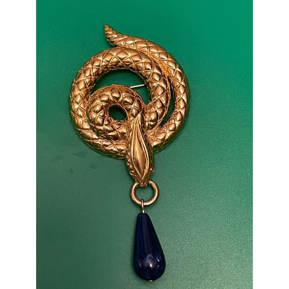 Vintage Trifari Gold Tone Snake Brooch W/ Blue Drop Pendant Intricate Design 199